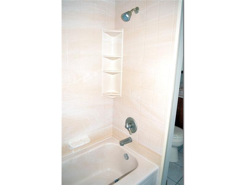 27 Thornridge Road Pittsburgh, PA 15237 - Photo 14 of 25 Master Bath/Spa.
