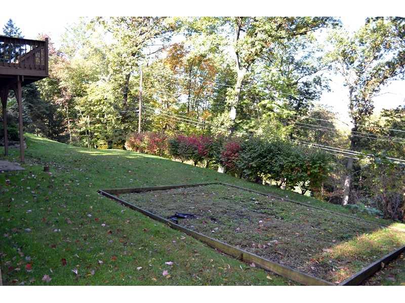 27 Thornridge Road Pittsburgh, PA 15237 - Photo 22 of 25 Yard/Garden.