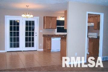 5712 Emily Road Bettendorf, IA 52722 - Photo 2 of 6 Gallery Image 2