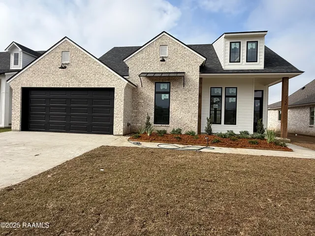 $422,300 | 114 Spring Meadow Drive, Broussard, LA 70518