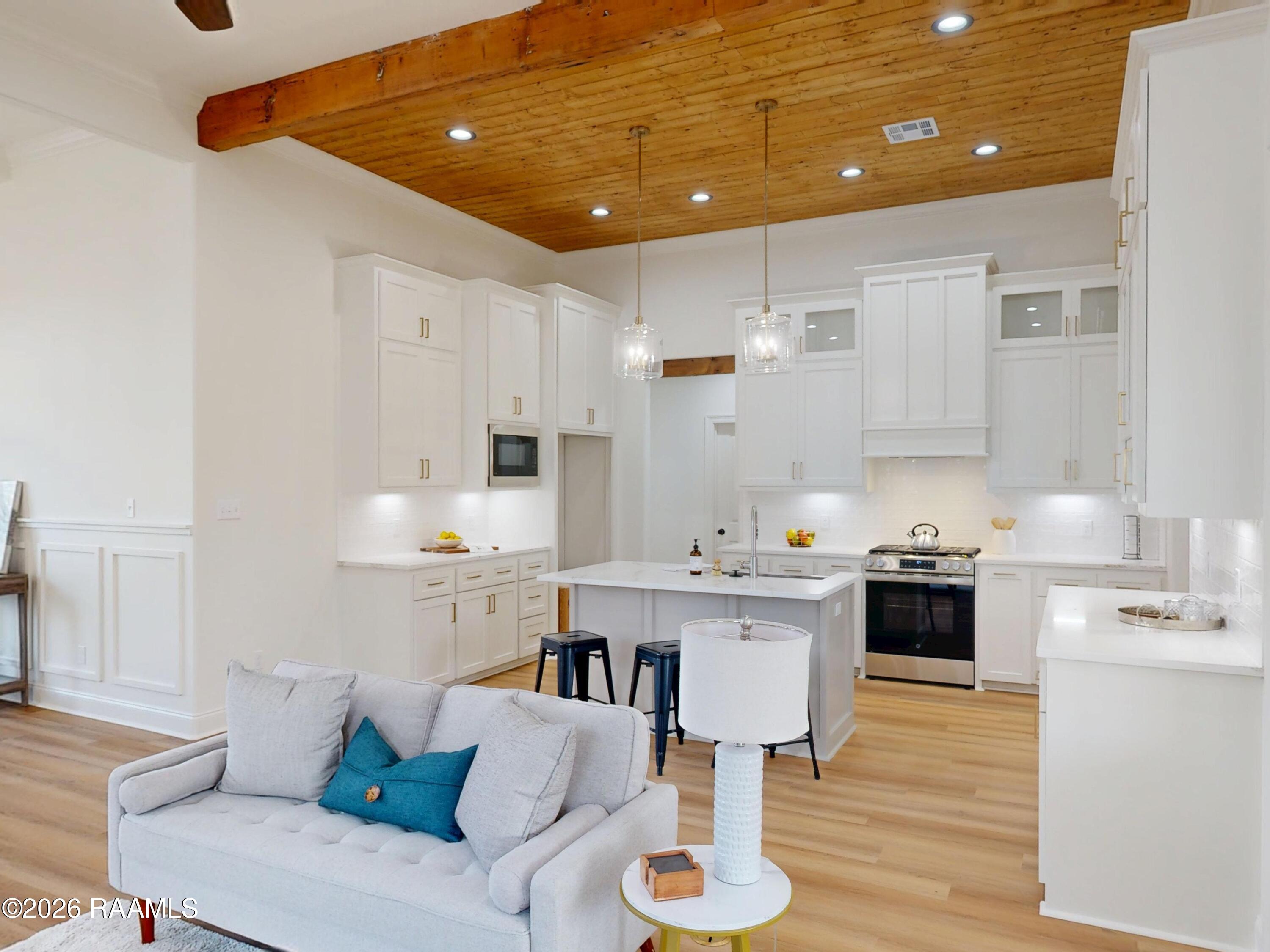 114 Spring Meadow Drive Broussard, LA 70518 - Photo 5 of 29 Living Area