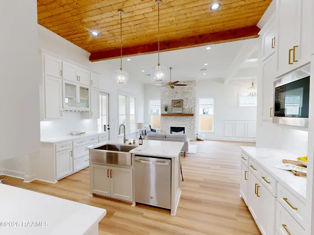 $422,300 | 114 Spring Meadow Drive, Broussard, LA 70518