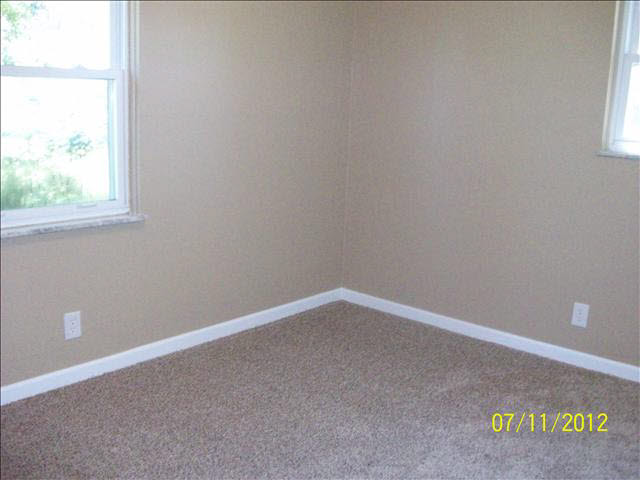 8287 Douglas Road Lambertville, MI 48144 - Photo 16 of 20 20096297-15.JPG