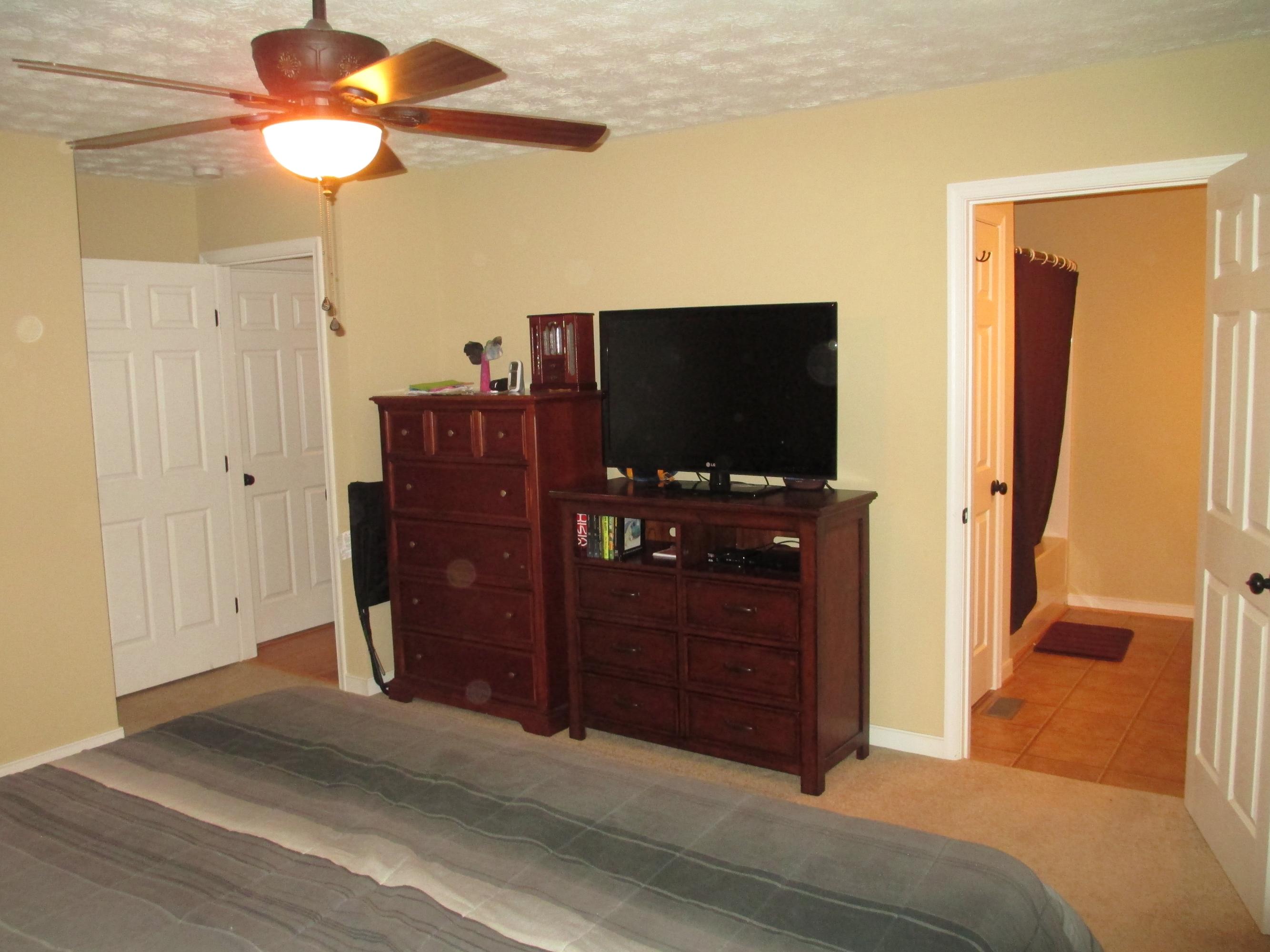 97 Valley Road Hardy, VA 24101 - Photo 13 of 43 Master bedroom