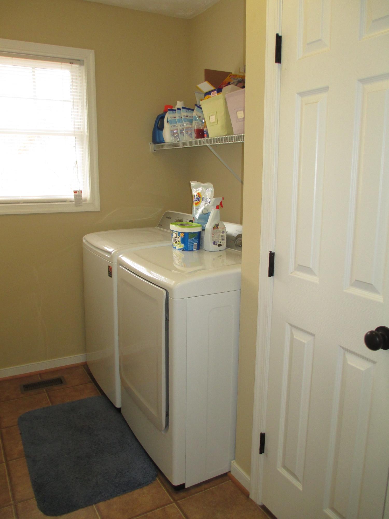 97 Valley Road Hardy, VA 24101 - Photo 17 of 43 Entry level laundry