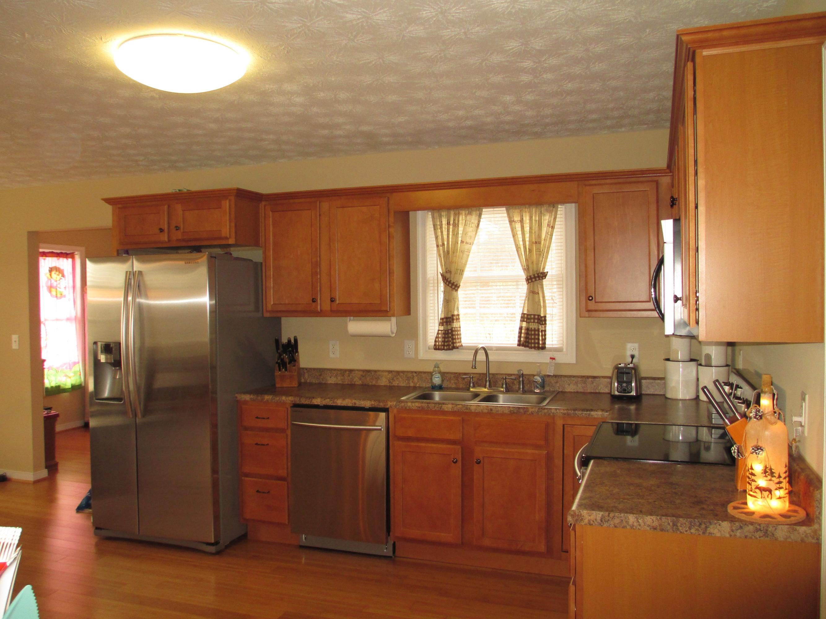 97 Valley Road Hardy, VA 24101 - Photo 7 of 43 Spacious kitchen