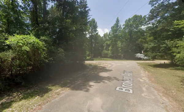 $16,000 | 223 Broken Arrow, Onalaska, TX 77360