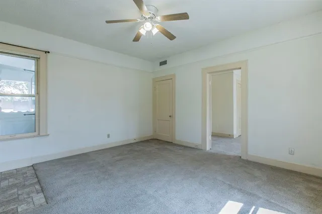 a view of empty room with window