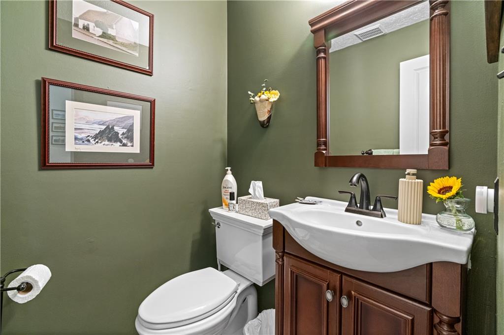 162 Old English Road Pittsburgh, PA 15237 - Photo 12 of 25 Gallery Image 12