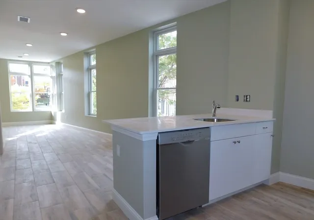 $3,700 | 10 Roxbury Street, Unit 5, Boston, MA 02119