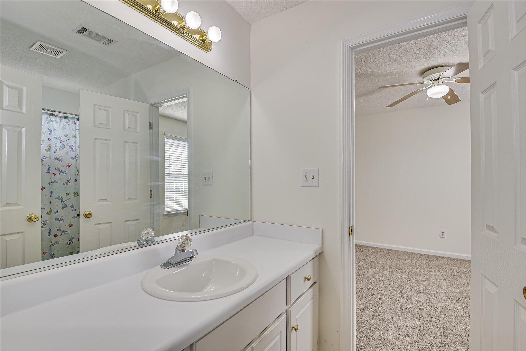 2006 Bromley Court Augusta, GA 30909 - Photo 26 of 36 Jack & Jill Bath