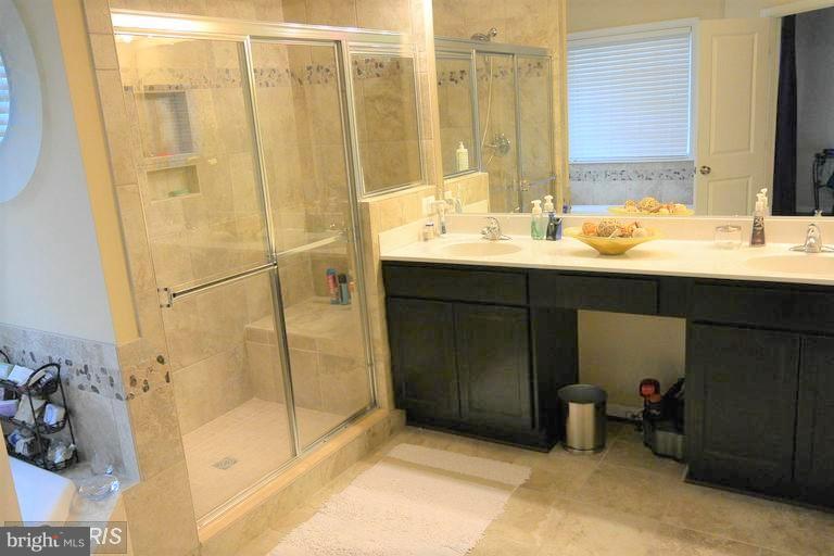 242 Short Branch Road Stafford, VA 22556 - Photo 12 of 30 Bath (Master)