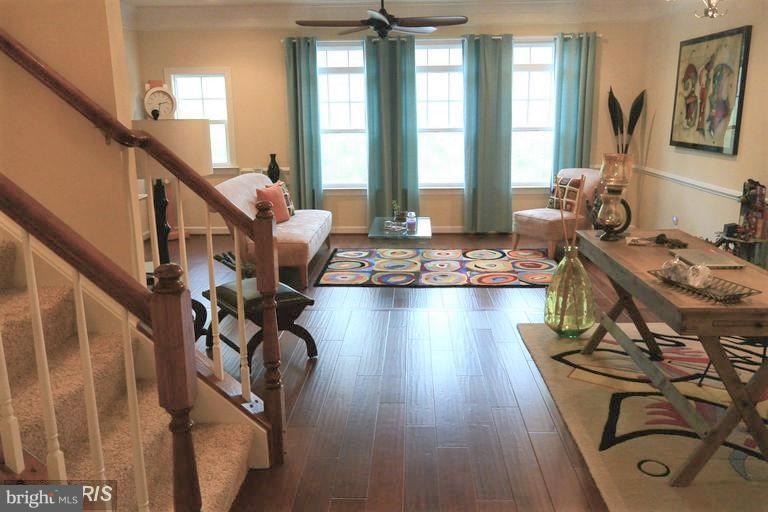 242 Short Branch Road Stafford, VA 22556 - Photo 9 of 30 Living Room