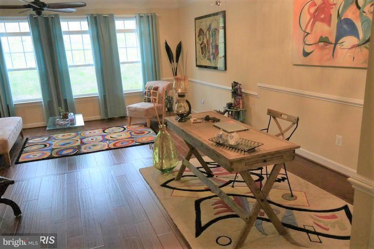 242 Short Branch Road Stafford, VA 22556 - Photo 10 of 30 Living Room