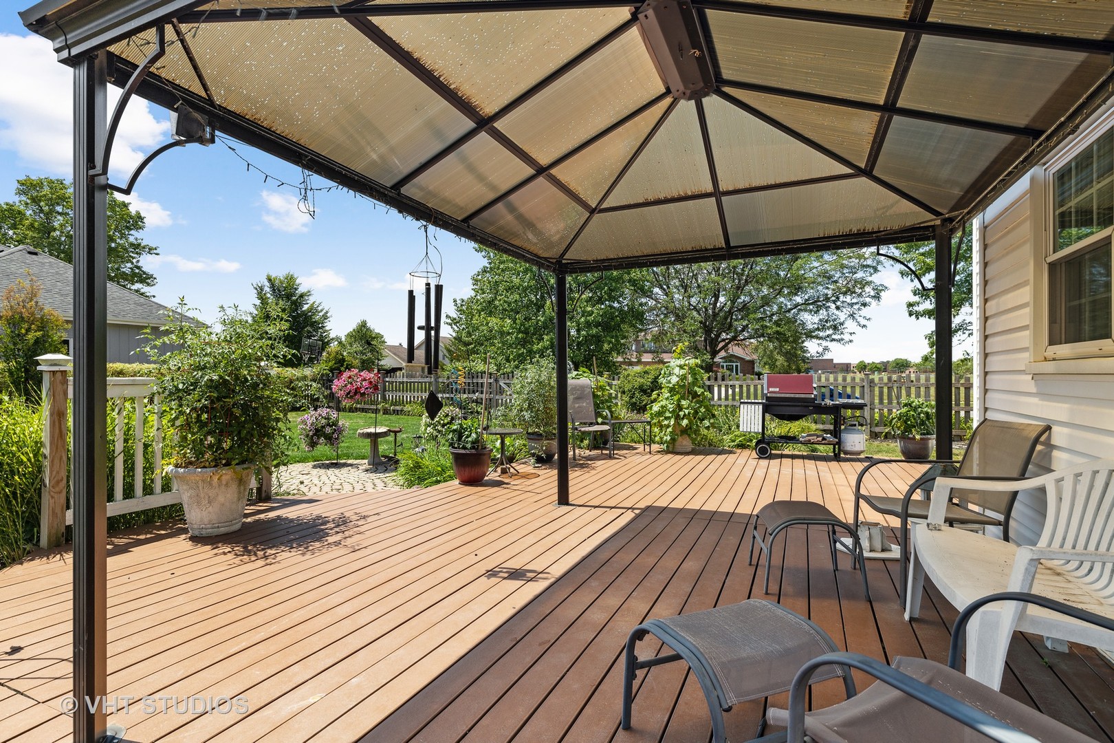 10001 Derby Lane Mokena, IL 60448 - Photo 23 of 31 a patio view with a seating space