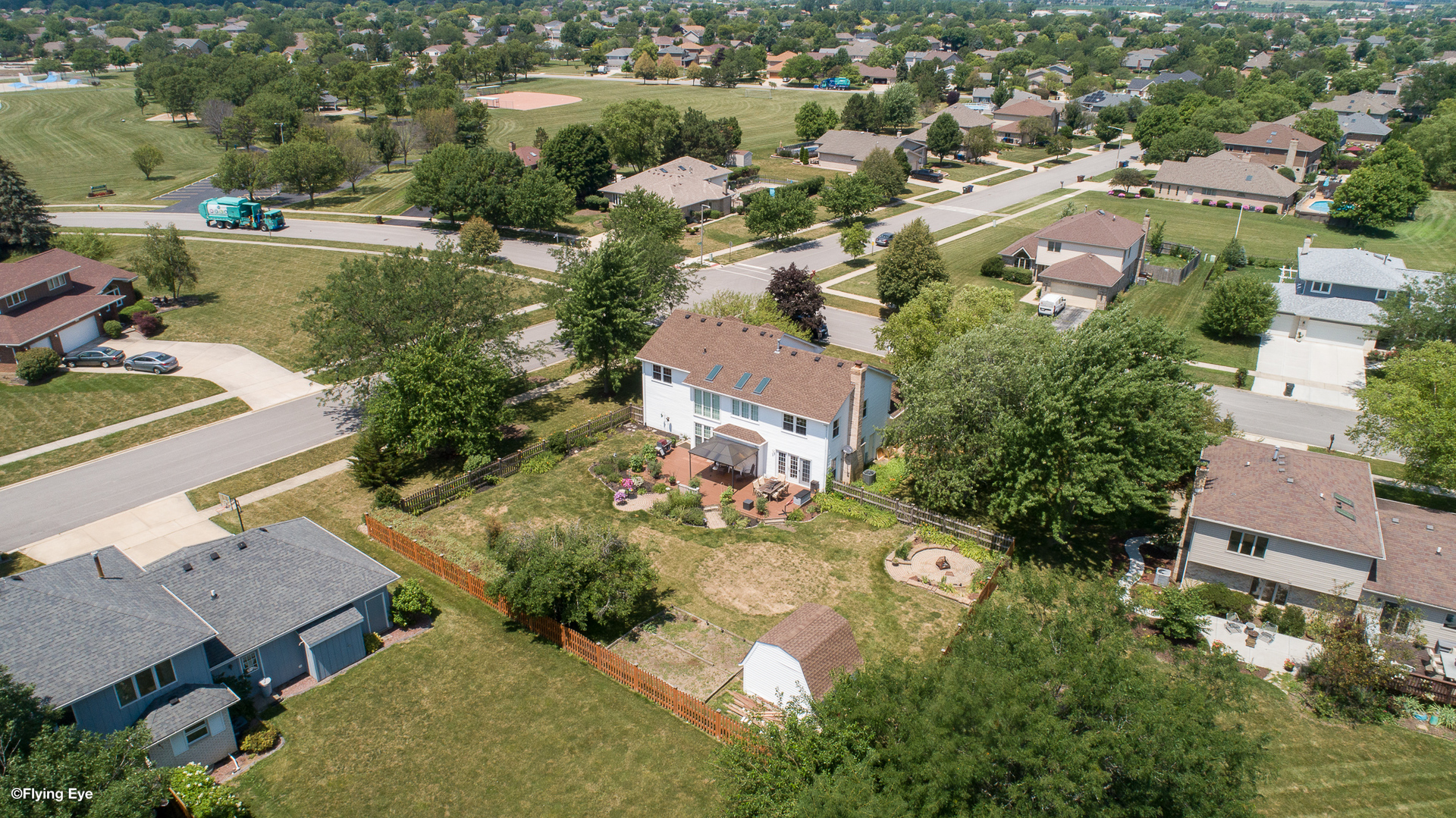 10001 Derby Lane Mokena, IL 60448 - Photo 29 of 31 an aerial view of residential houses with outdoor space and lake view