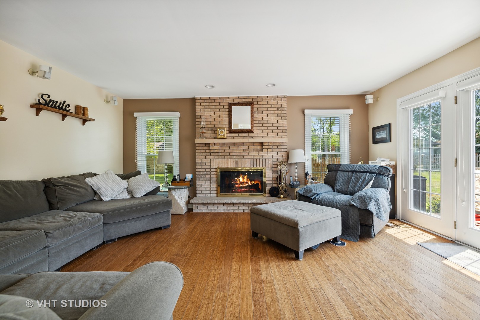 10001 Derby Lane Mokena, IL 60448 - Photo 8 of 31 a living room with furniture and a fireplace