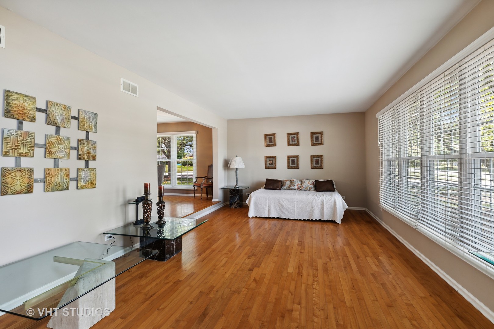 10001 Derby Lane Mokena, IL 60448 - Photo 10 of 31 a living room with furniture and a large window