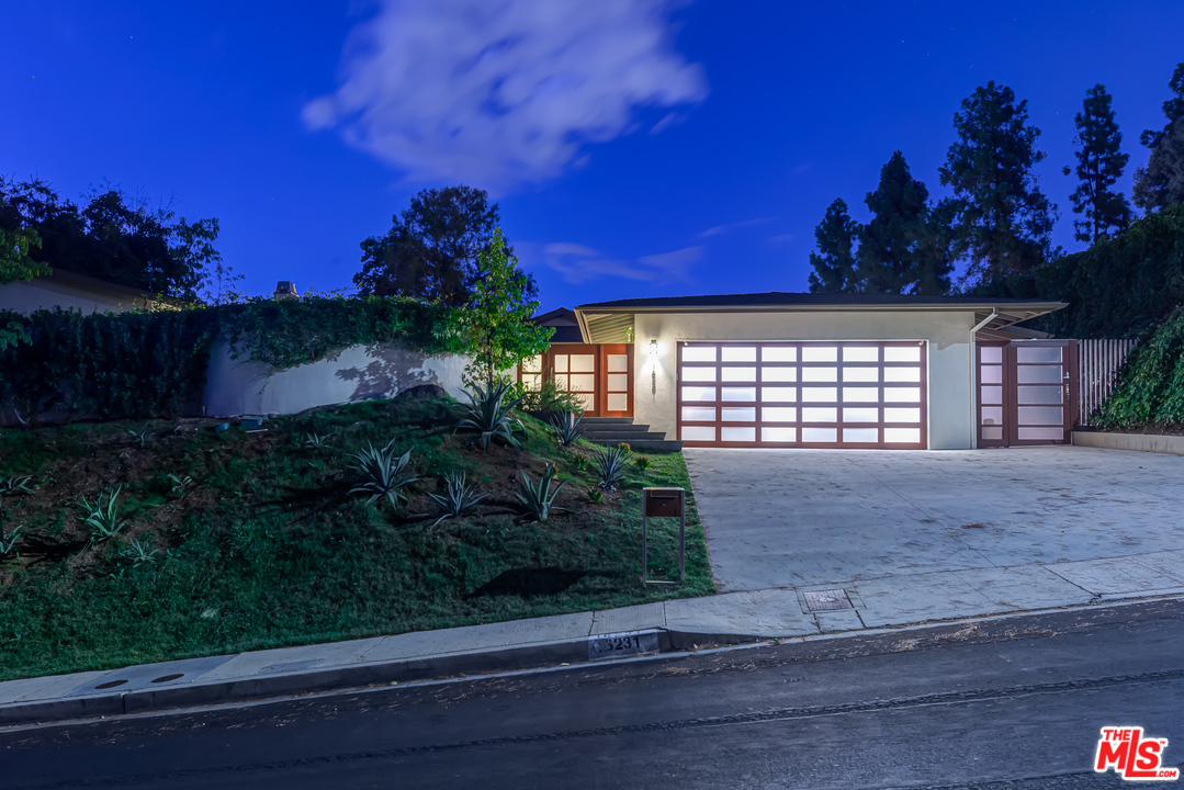 16231 Meadow Ridge Way Encino, CA 91436 - Photo 2 of 53 Gallery Image 2