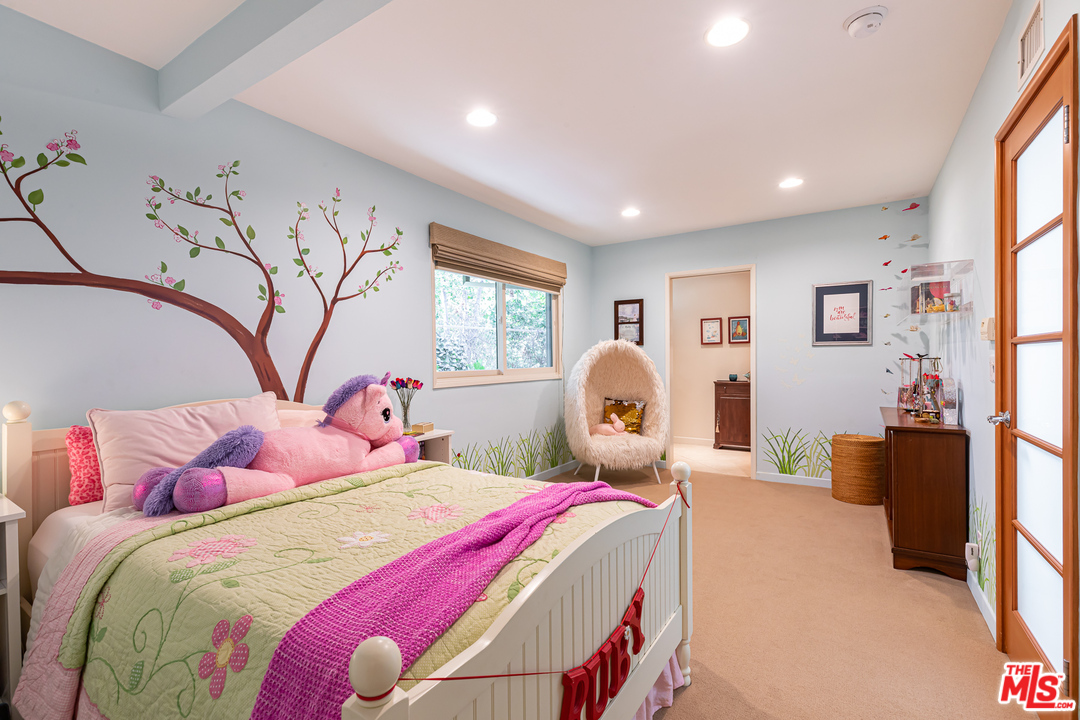 16231 Meadow Ridge Way Encino, CA 91436 - Photo 28 of 53 Gallery Image 28