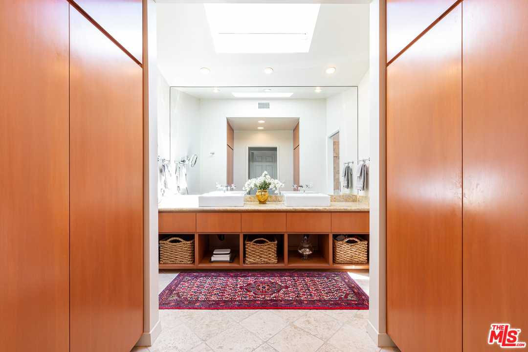 16231 Meadow Ridge Way Encino, CA 91436 - Photo 33 of 53 Gallery Image 33