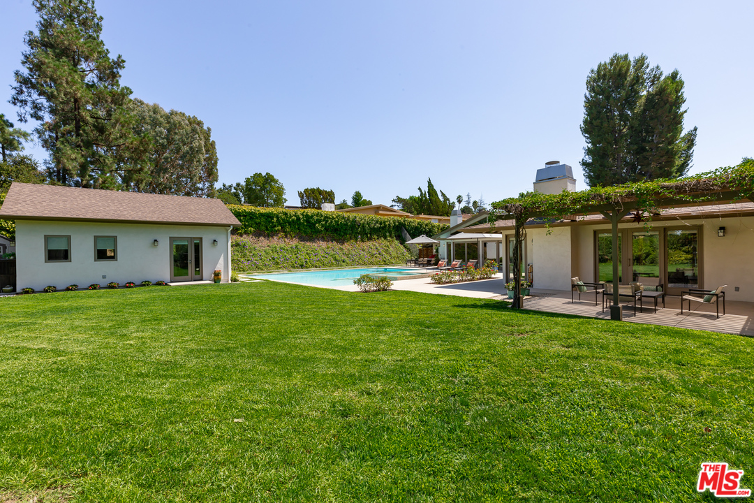16231 Meadow Ridge Way Encino, CA 91436 - Photo 43 of 53 Gallery Image 43