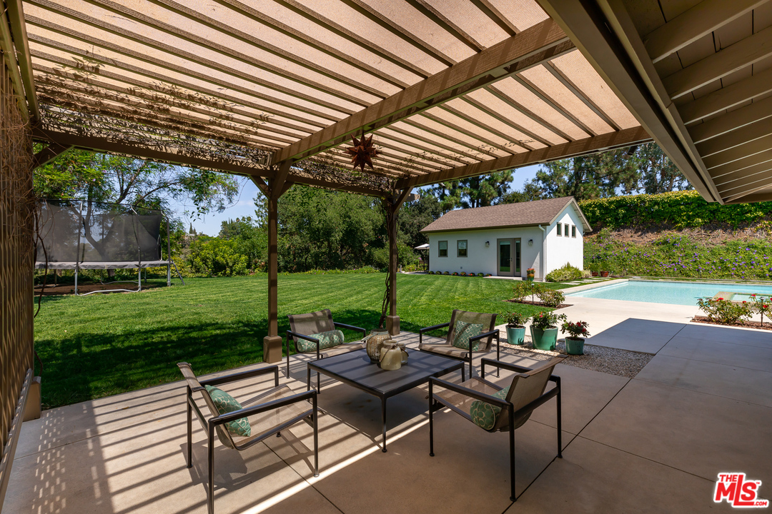 16231 Meadow Ridge Way Encino, CA 91436 - Photo 44 of 53 Gallery Image 44