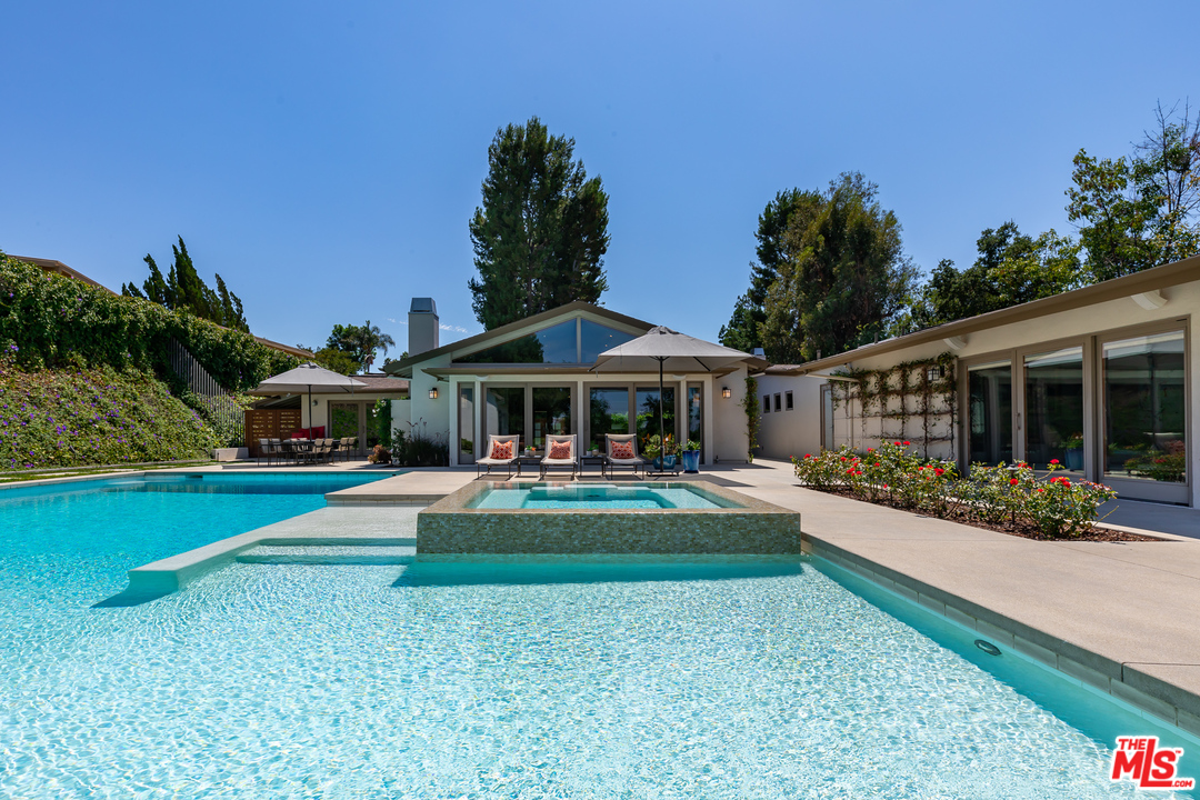 16231 Meadow Ridge Way Encino, CA 91436 - Photo 48 of 53 Gallery Image 48