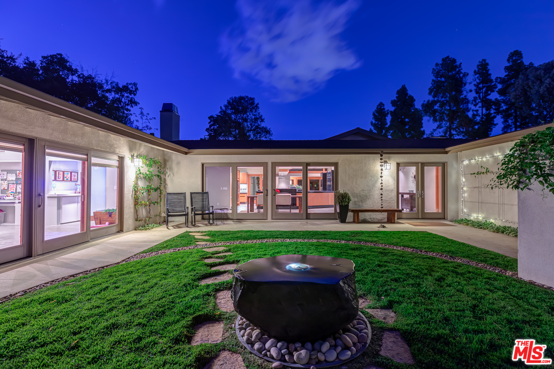 16231 Meadow Ridge Way Encino, CA 91436 - Photo 6 of 53 Gallery Image 6