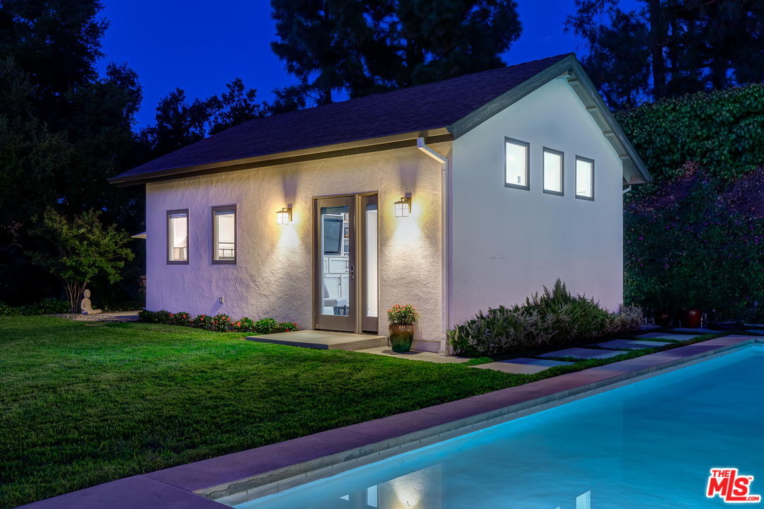 16231 Meadow Ridge Way Encino, CA 91436 - Photo 52 of 53 Gallery Image 52