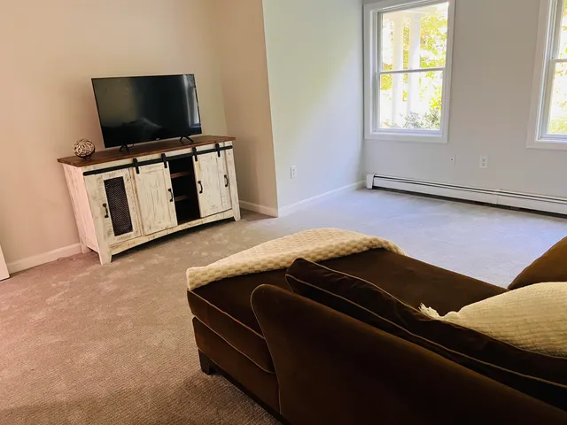 $725,000 | 5 Sullivan Drive, Bow, NH 03304