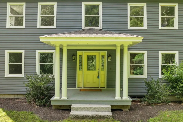 $725,000 | 5 Sullivan Drive, Bow, NH 03304