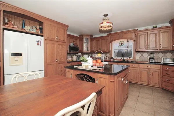 $525,000 | 33670 Southeast 31st Highway, Kincaid, KS 66039