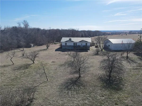 $525,000 | 33670 Southeast 31st Highway, Kincaid, KS 66039