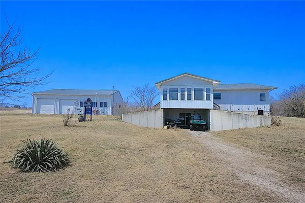 $525,000 | 33670 Southeast 31st Highway, Kincaid, KS 66039