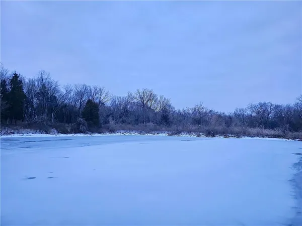 $525,000 | 33670 Southeast 31st Highway, Kincaid, KS 66039