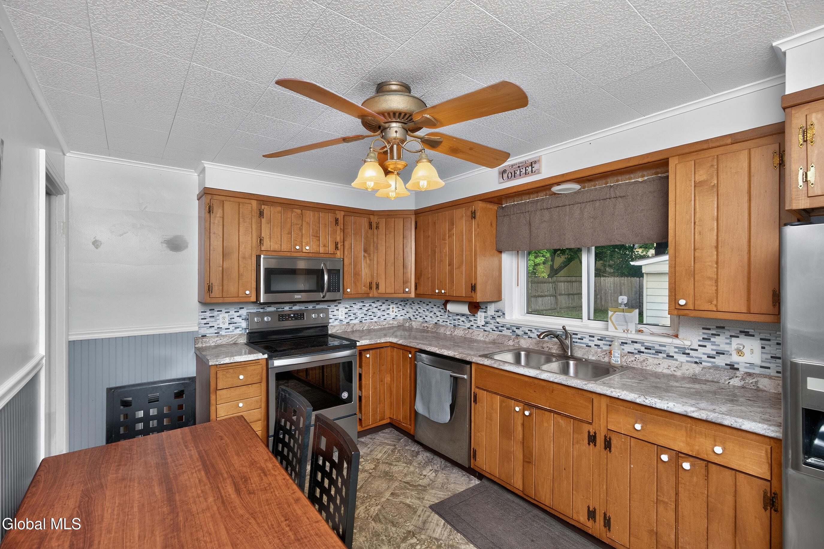 14 Fletcher Road Albany, NY 12203 - Photo 2 of 28 021-14-Fletcher-Road-Albany-NY-12203