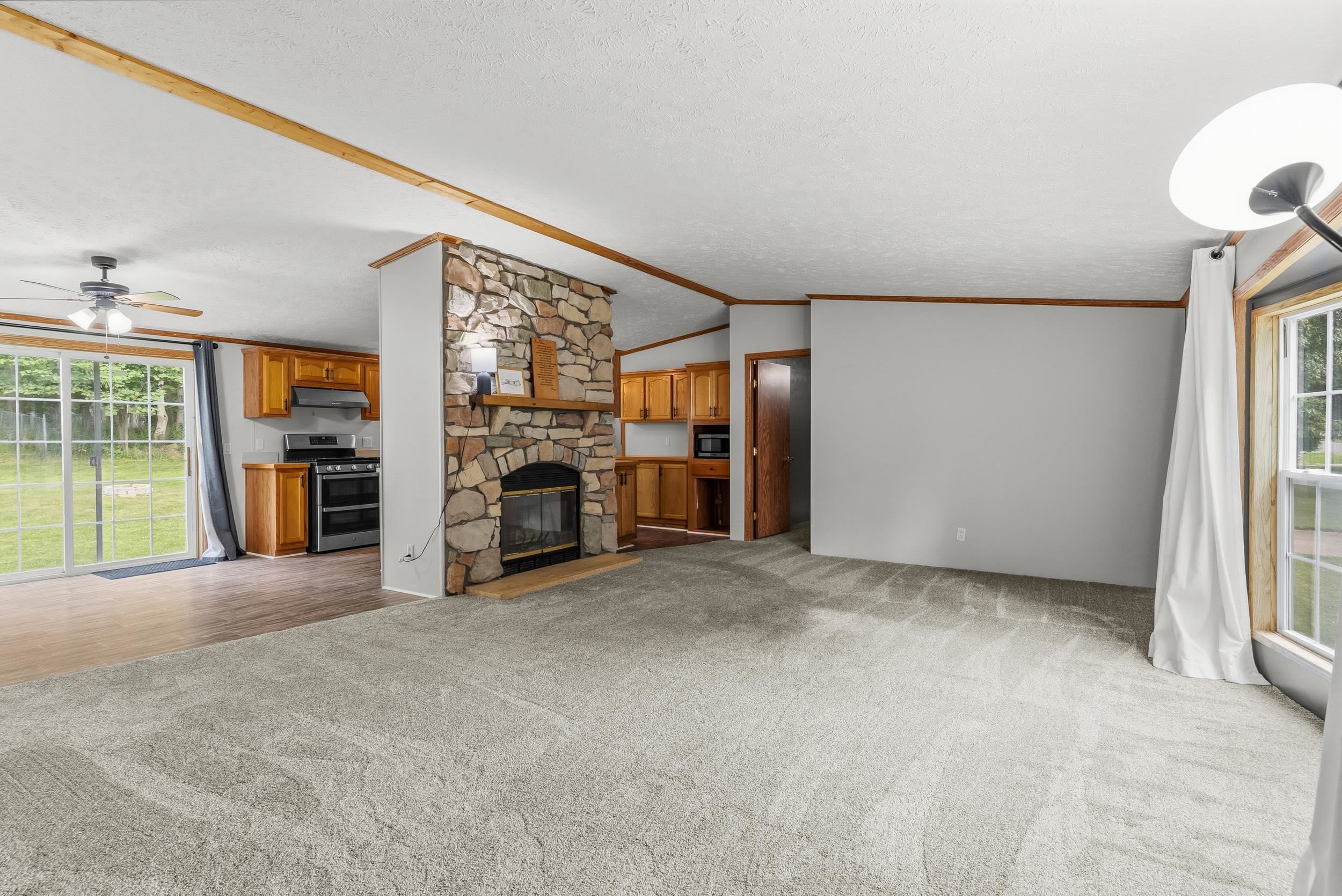 880 North East Street Fenton, MI 48430 - Photo 13 of 33 50213327-4b9106c4-5220-4475-8ee7-8a1f3aee8c24.JPG