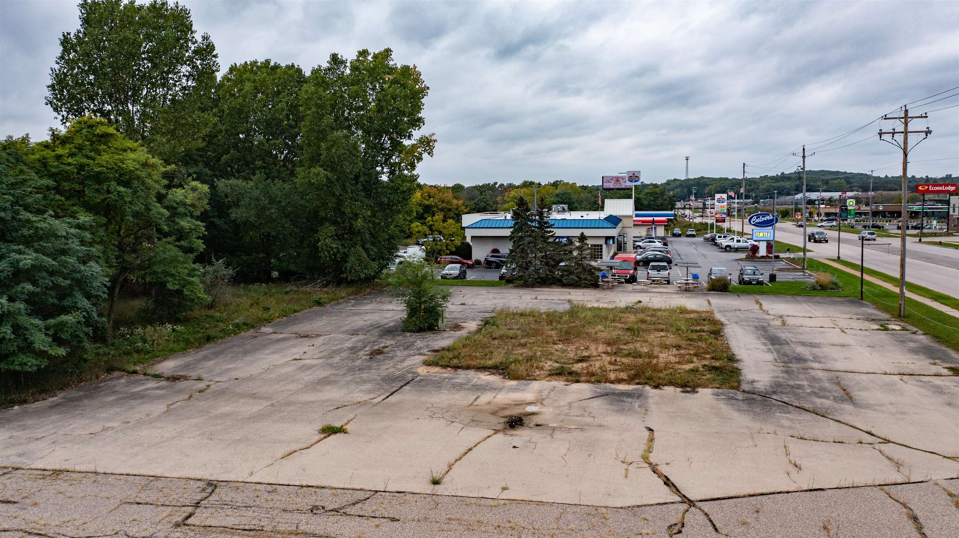 1015 West Fulton Street Waupaca, WI 54981 - Photo 11 of 13