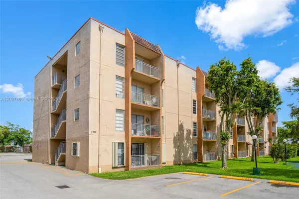 $194,900 | 4713 Northwest 7th Street, Unit 4041, Miami, FL 33126