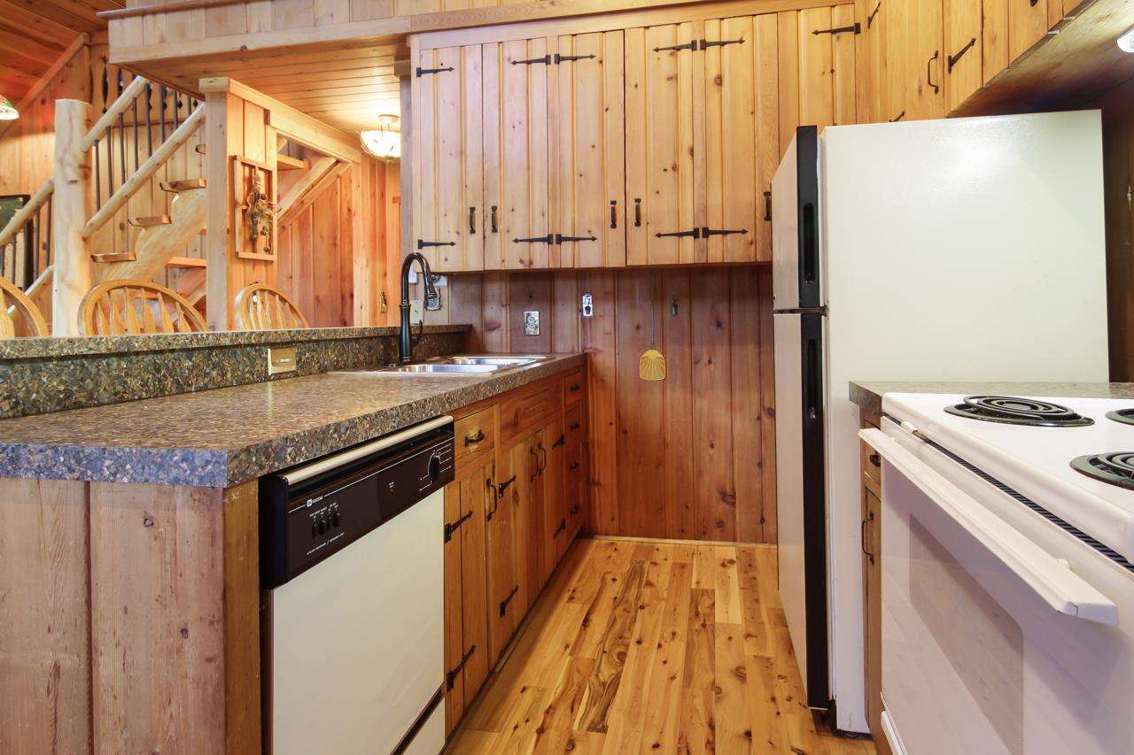 4469 Hemlock Road Cedar, MI 49621 - Photo 16 of 42 1895218-15.JPG