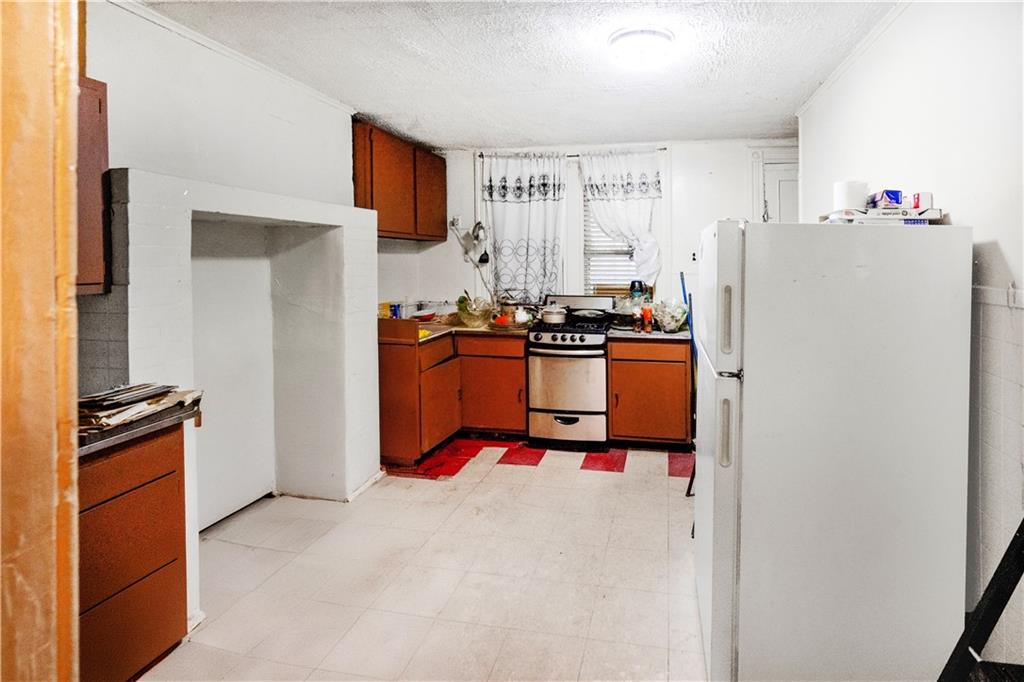 113 Halsey Street Brooklyn, NY 11216 - Photo 5 of 13