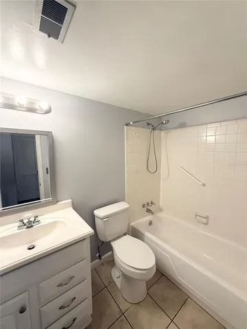 $1,350 | 200 St Andrews Boulevard, Unit 606, Winter Park, FL 32792