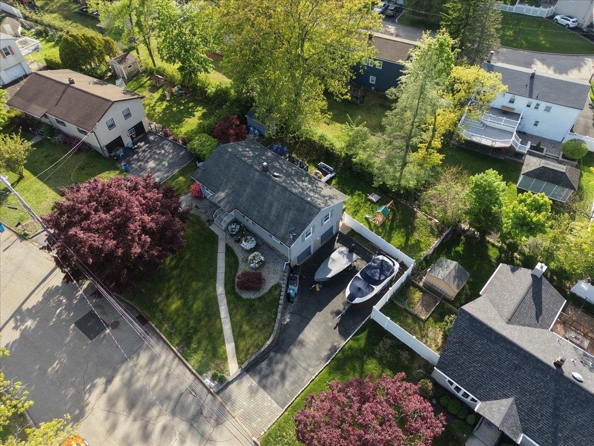 31 Center Street Butler, NJ 07405 - Photo 2 of 50