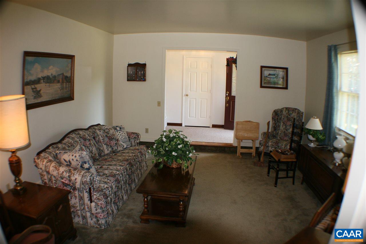 903 A Jacks Shop Road Rochelle, VA 22738 - Photo 7 of 10 a living room with furniture and a potted plant