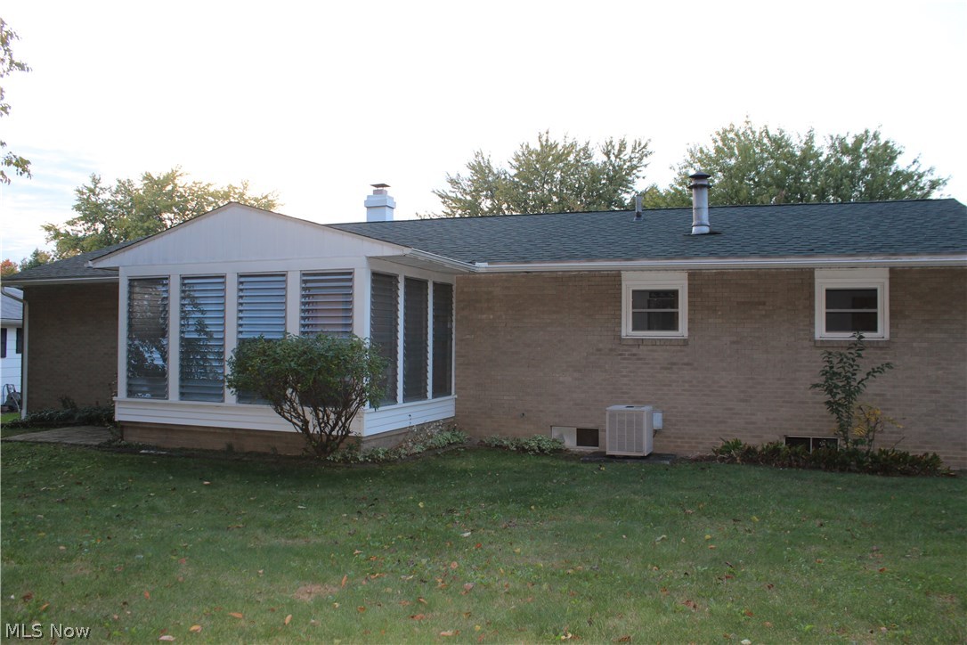 274 Manor Avenue Northwest Canton, OH 44708 - Photo 2 of 18