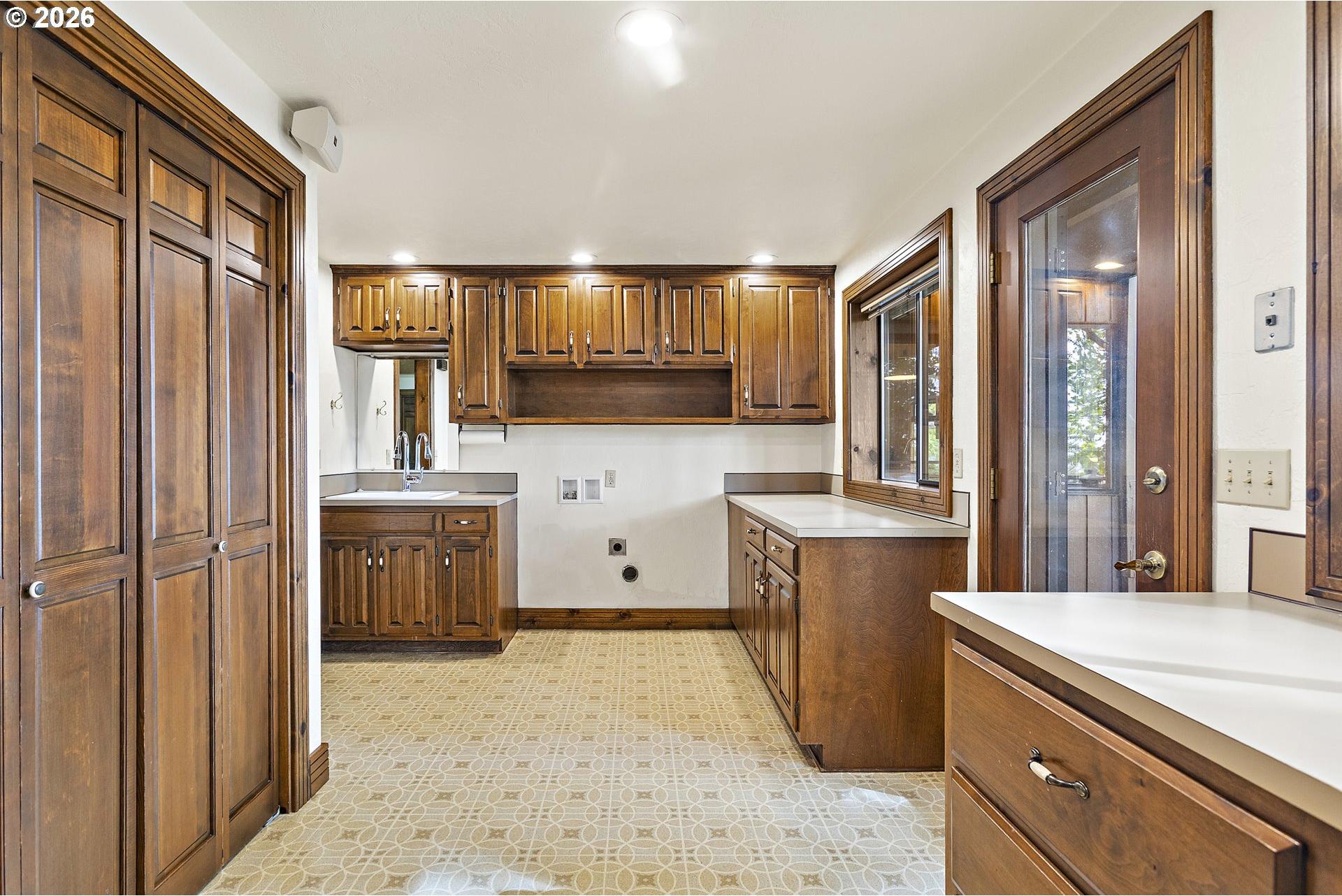 1000 Oak Grove Road Salem, OR 97304 - Photo 21 of 48 Gallery Image 21