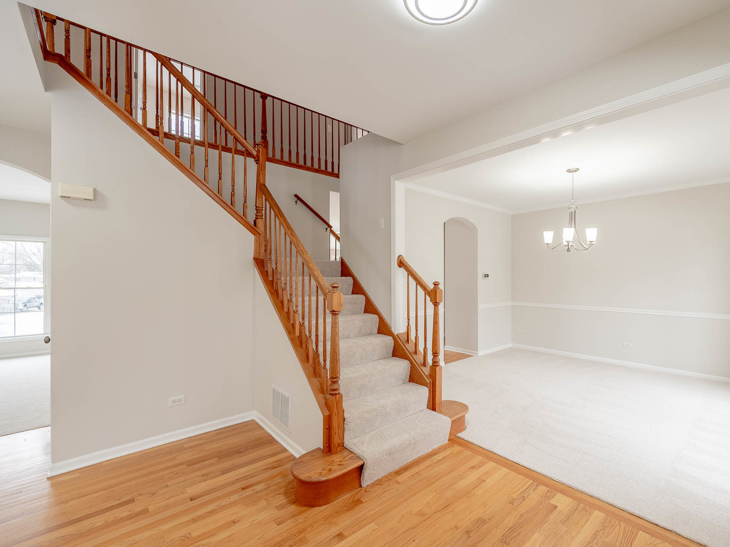975 Merbach Court Carol Stream, IL 60188 - Photo 2 of 28 a view of entryway with wooden floor