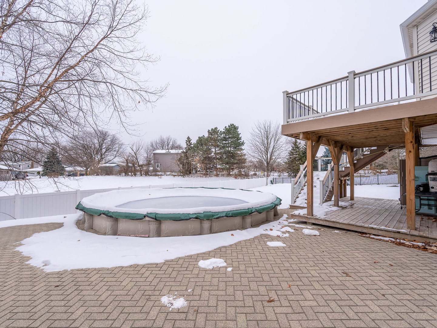 975 Merbach Court Carol Stream, IL 60188 - Photo 26 of 28 a view of a swimming pool with an outdoor seating