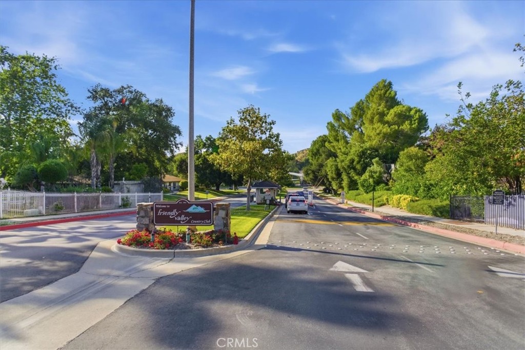 19427 Oak Crossing Road Newhall, CA 91321 - Photo 21 of 45 a view of a park with slide